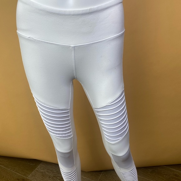 Pants - Alo yoga leggings